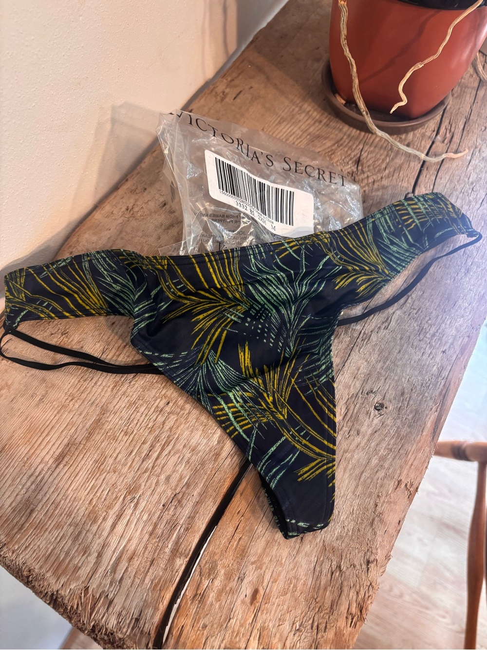 Victoria's Secret Very Sext Strappy V-string